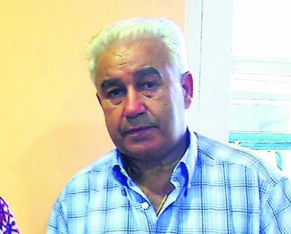Bertxin. José Luis Crego, presidente del club de jubilados.