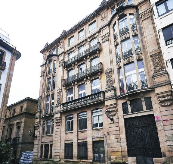 El gobierno municipal prepara la venta mediante concurso del edificio de plaza Lasala.