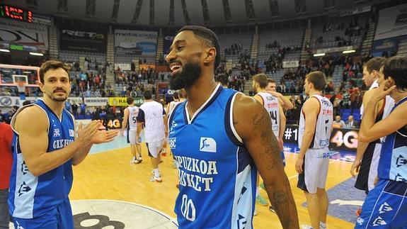 Los jugadores del GBC celebran el triunfo. 