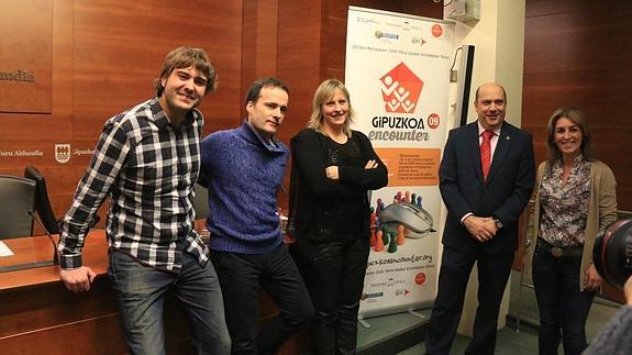 'Party'-az gozatzeko lo ez egiteko prest?