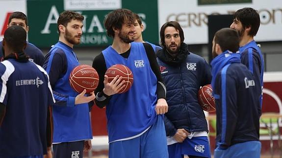 Entrenamiento del Gipuzkoa Basket. Vídeo: análisis de Raúl Melero. 