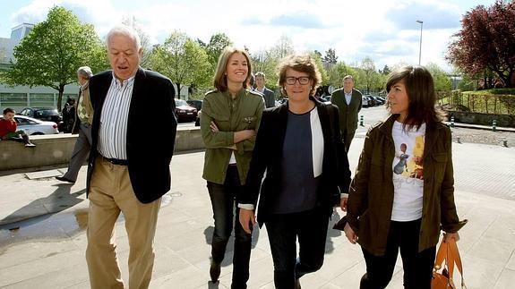 Margallo, Quiroga, Albistur y Llanos, en San Sebastián.