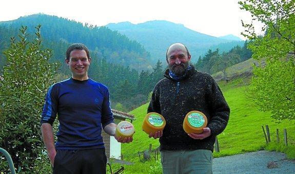 Arkaitz yLuis Vicente, de la quesería Lizun de Sunbilla. 