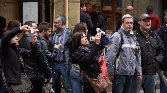 El mal tiempo no desanima a los turistas