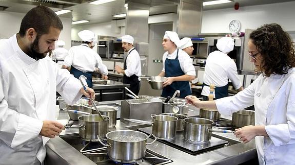 Estudiantes del Baque Culinary Center de Donostia. 