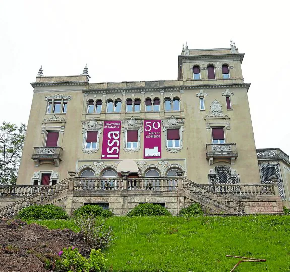 Fachada principal del Palacio Aldama, que se transformará en residencia universitaria femenina. 