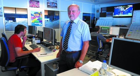 Bitor Ugarte se encuentra al frente de un equipo de personas que sacan las cuotas de las apuestas con el sistema Kirolsoft.