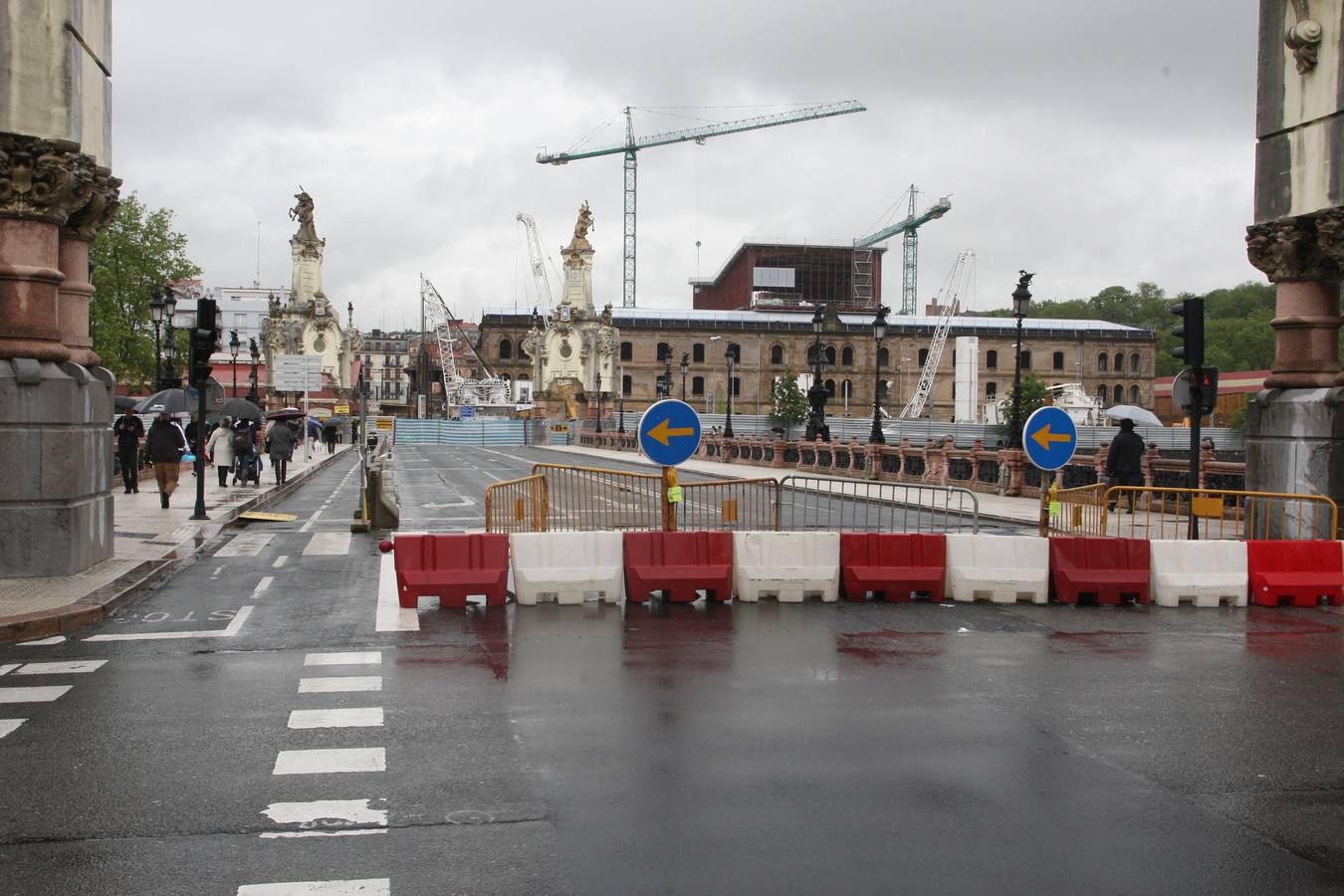 El puente de María Cristina se vuelve a cerrar este jueves