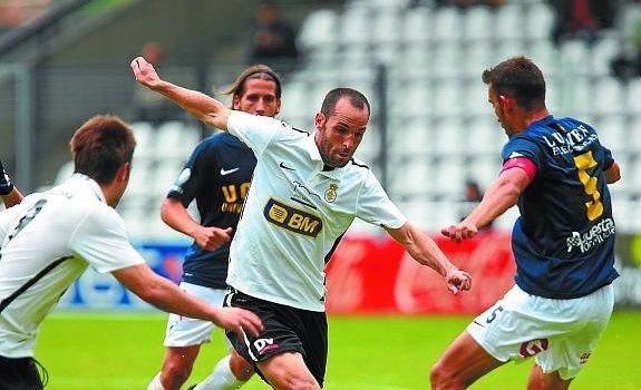 Romo, en la imagen, jugó los noventa minutos contra el Rayo Majadahonda. 