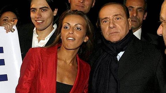 Berlusconi da una villa a Francesca