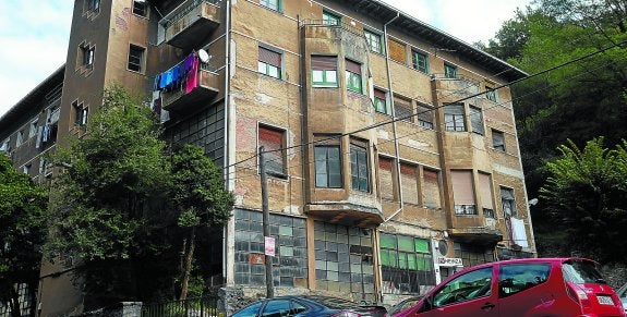 Rehabilitación. La antigua empresa Soroa es un ejemplo de la ciudad-taller que Eibar ha sido en el pasado siglo.