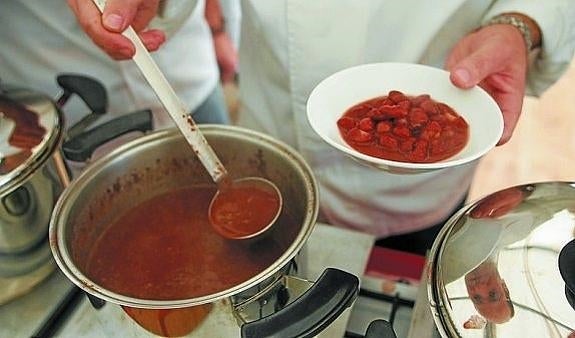 Babarrunak. Plazan preparatu beharko dituzte bihar. 