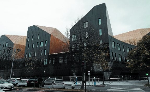 El singular edificio de Musikene se encuentra prácticamente acabado, salvo los últimos remates.