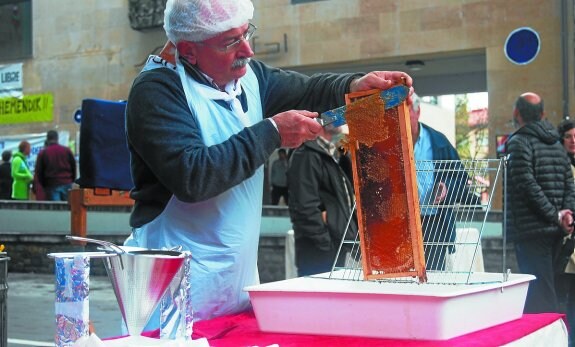 Eztia. Produktu hau igandean izar nagusi bihurtuko da, ohiko ezti lehiaketa ere izango delarik.