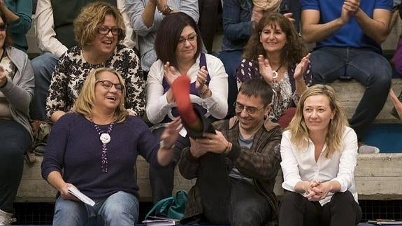 El mitin en calcetines de Monedero