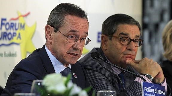 Ángel Toña y Mario Fernández, en el Fórum Europa. Tribuna Euskadi.