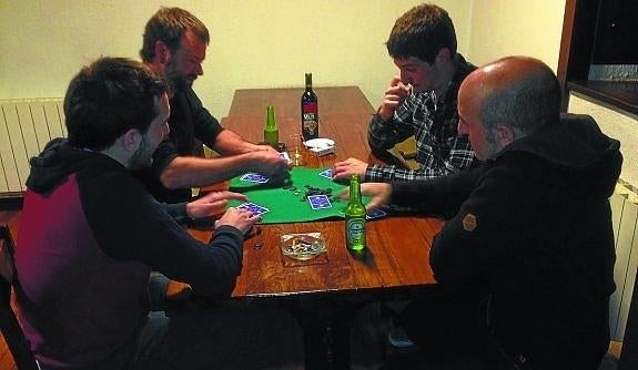 Aurtengo mus txapelketako kanporaketa bateko partida. 