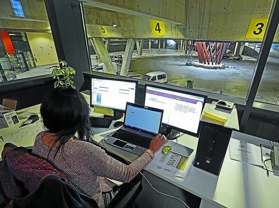 Las oficinas de control con vistas a las dársenas que a partir de mañana se llenarán de autobuses.