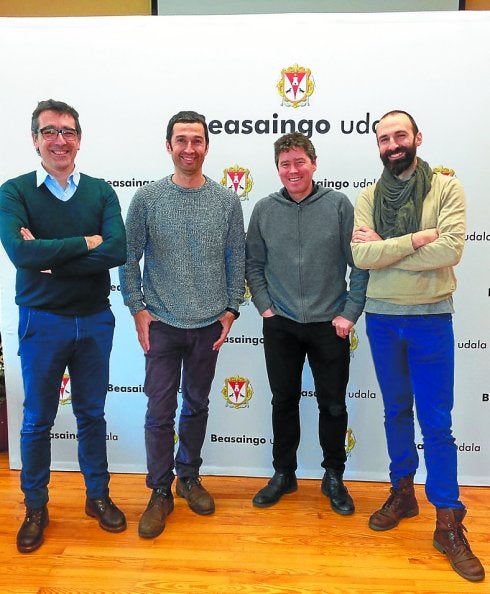 Los firmantes del acuerdo, Matarranz, Araozala, Aldasoro y Gárate.