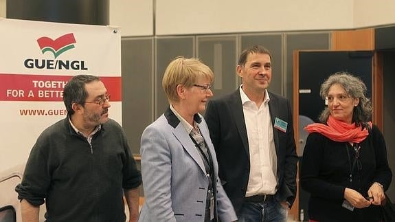 Otegi, con eurodiputados de la Izquierda Unitaria Europea.