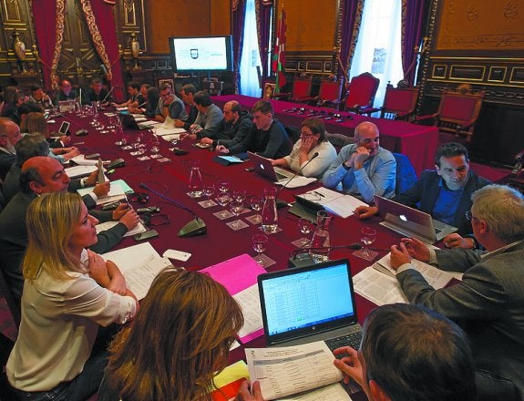 Asamblea de GHK en la Diputación. 