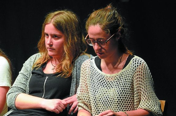 Julene Iturberentzat izan zen azkoitiarren arteko sari berezia eta saioa borobiltzeko Eneritz Artetxe eta Maddalen Arzallus aritu ziren lanean.