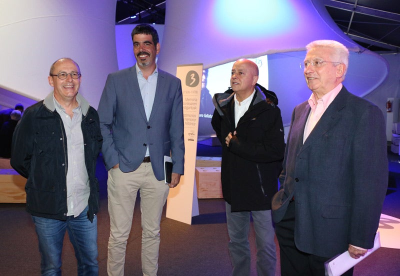 Juan Karlos Izagirre, Eneko Goia, Odón Elorza y Xabier Albistur. 