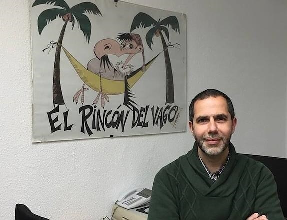 Ángel Benito estudió Derecho y es primo de uno de los dos fundadores de la web, creada en 1999. Trabaja allí prácticamente desde el principio.