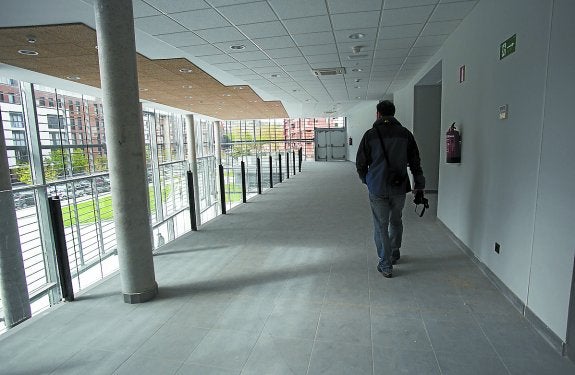 A estrenar. El centro cívico, en el nuevo edificio de Palmera-Montero, se abrirá en septiembre.