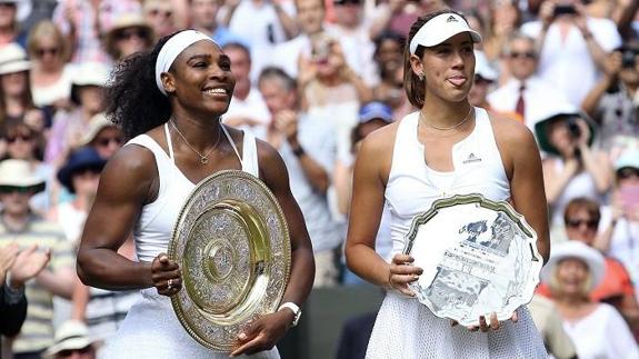 Serena Williams y Garbiñe Muguruza disputaron la final de Wimbledon de 2015.