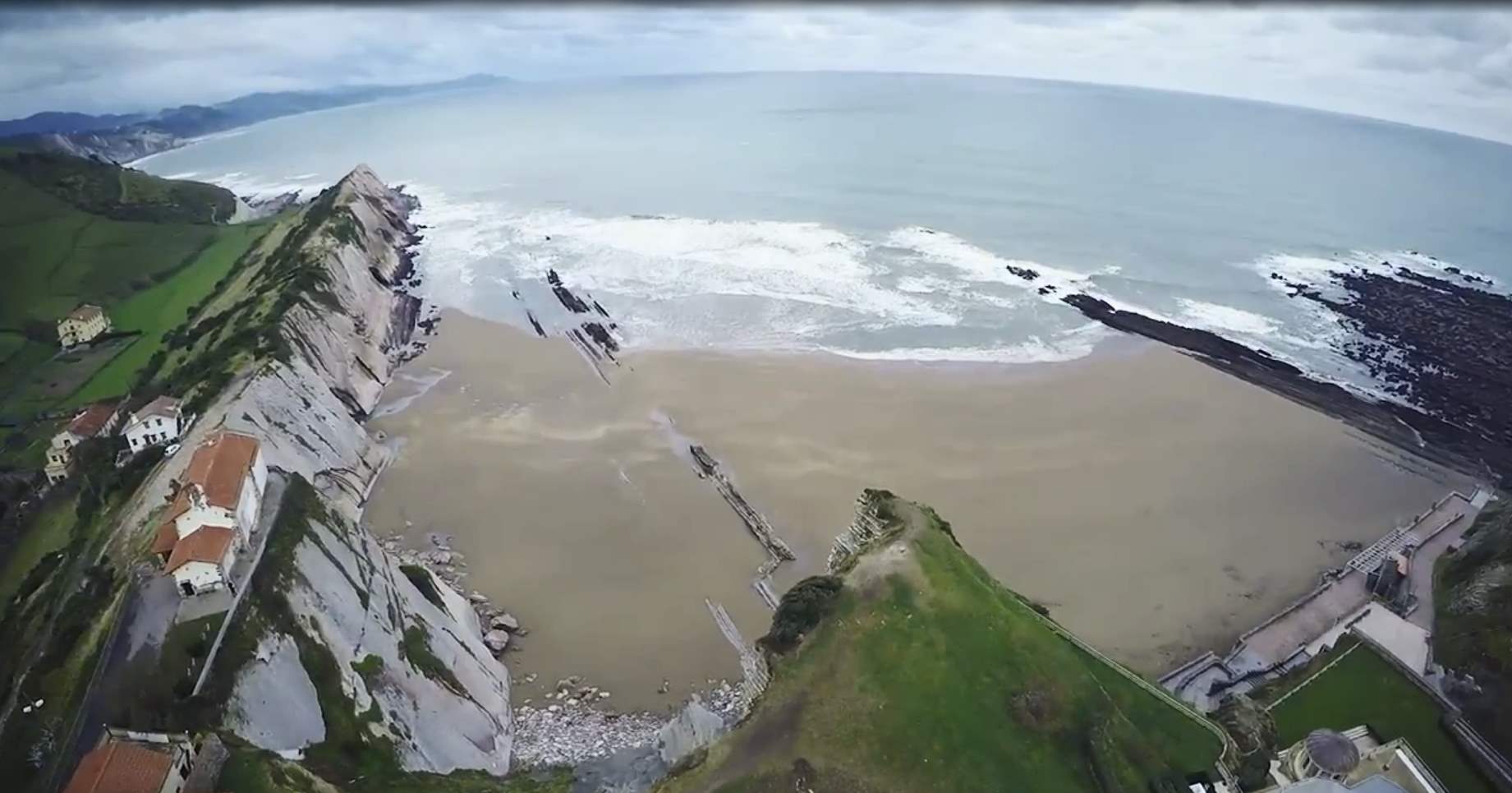 Un balcón en las nubes con vistas al flysch