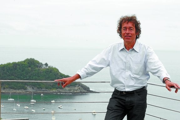 El científico holandés se encuentra en San Sebastián en un congreso sobre los avances en la espintrónica.