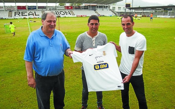 Ricardo García, Asier Santana y Eneko Romo, ayer en Gal. 