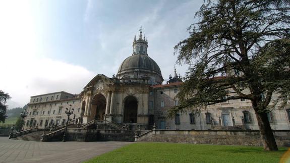 Vista exterior de la Basílica de Loiola. 