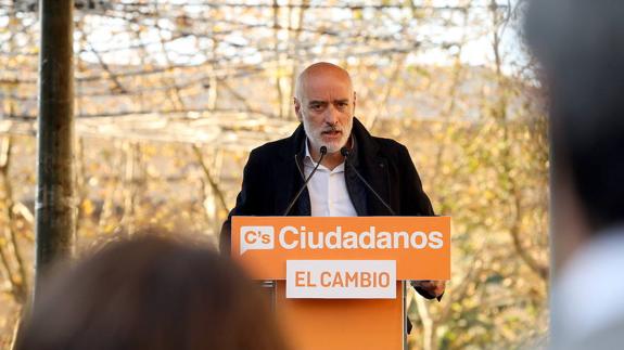 Nicolás de Miguel en un mitin de las últimas elecciones generales.