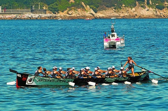 Hibaika en acción en Zarautz, donde firmó tres buenas regatas.