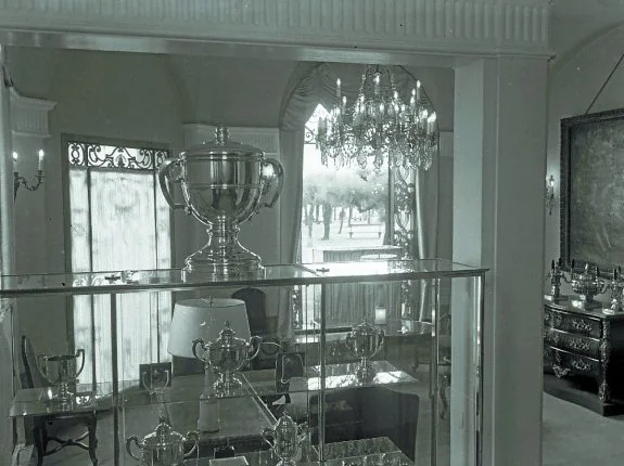 Interior de una joyería donostiarra, la de Sanz frente al hotel Londres. 