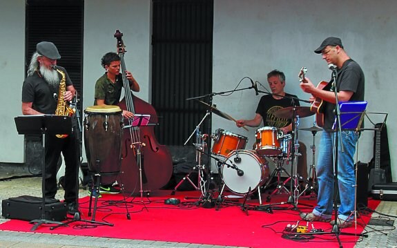 Igor Letona Jazz Quartet actuará en la plaza Txurruka.