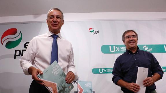 Iñigo Urkullu presenta las propuestas electorales por el PNV en Vitoria. / Jesús Andrade