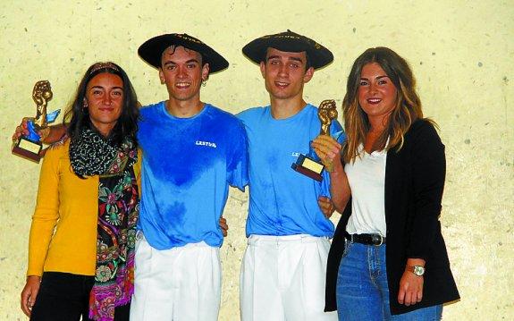 Ander y Gaizka, campeones de pelota. 