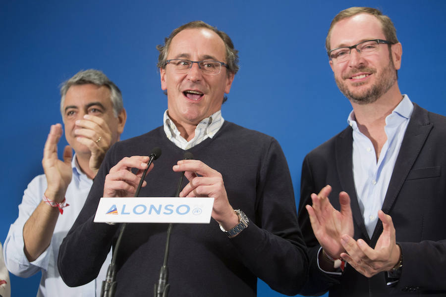 Javier de Andrés, Alfonso Alonso y Javier Maroto valoran el resultado electoral en Vitoria.