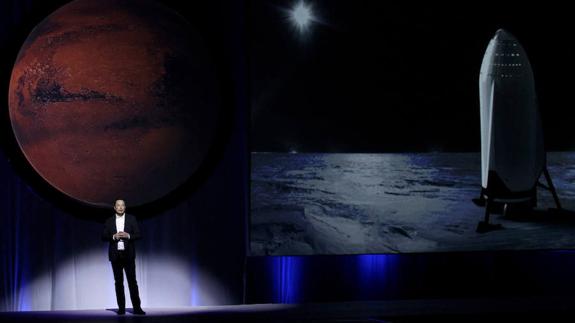El inventor, físico y empresario sudafricano Elon Musk imparte la conferencia "Una vida humana interplanetaria"