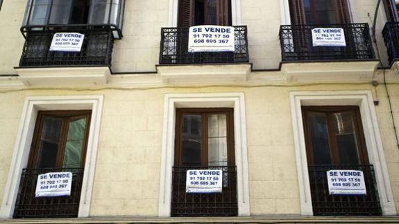 Bloque de viviendas en venta en Madrid. 