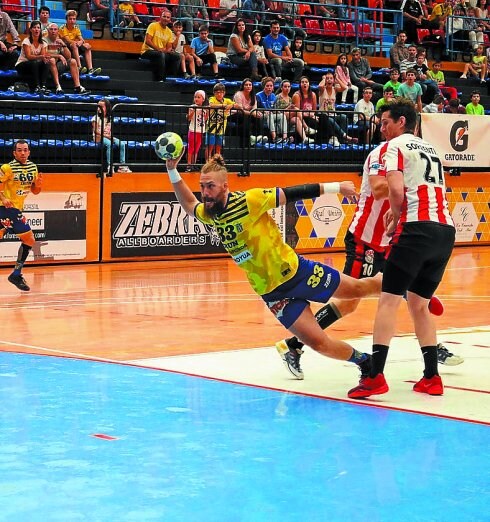 Popovic en el partido ante el Puerto Sagunto. 