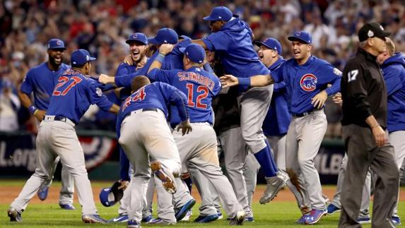 Los jugadores de la Cubs celebran su victoria en las Series Mundiales.