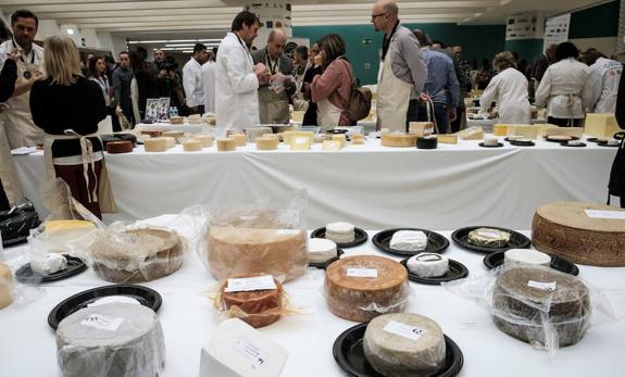 Fiesta de inauguración del International Cheese Festival, ayer en el Palacio de Miramar.