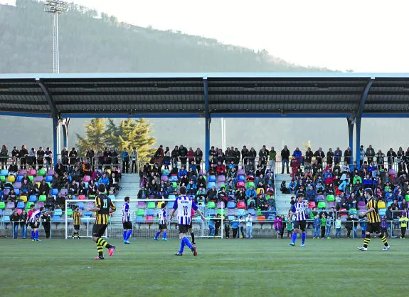 Fútbol. Los chicos de Zubia lucharán por traerse los puntos de Azkoitia. 