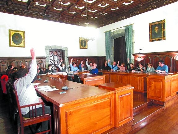 Pleno. Los 21 miembros de la corporación municipal durante la última sesión plenaria. 