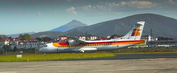 Desde el Ayuntamiento se ofrecen para participar en las reuniones y foros en los que se trate la situación del aeropuerto.