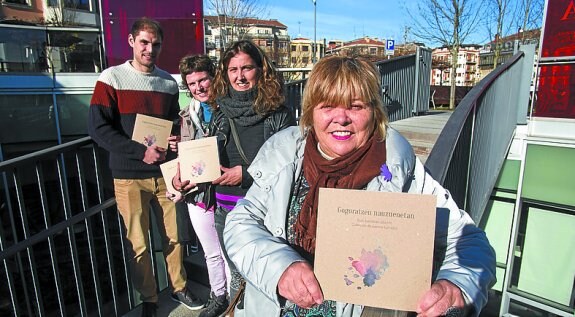 Adur Amilibia, Oihana Llorente, Miren Lantz y Asun Casasola. 